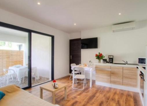 Appartement Tranquille En Bas De Villa Afa Екстериор снимка